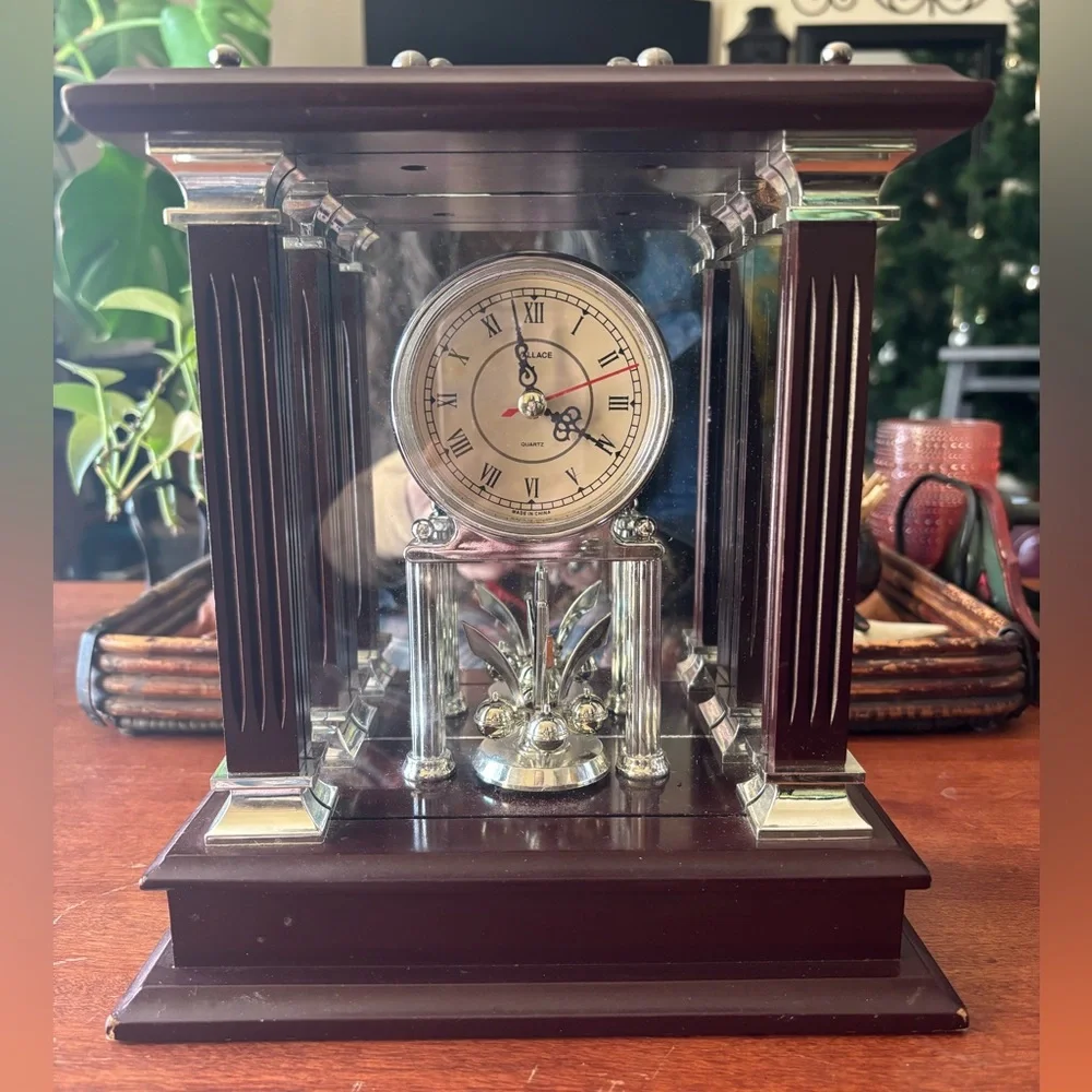 Wallace Silversmiths carriage mantle clock w mahogany finish